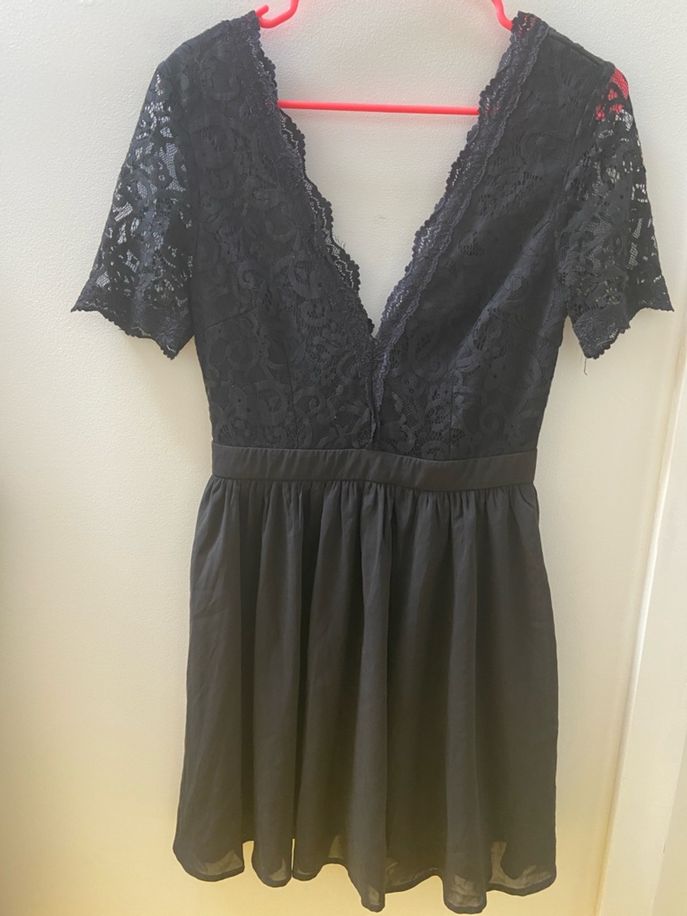 Boohoo Black Lace V-Neck Short Sleeve Skater Dress